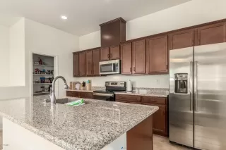 Photo #3: 6147136 Listing