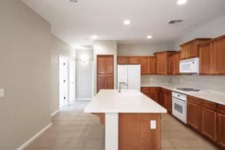 Photo #6: 6147410 Listing 