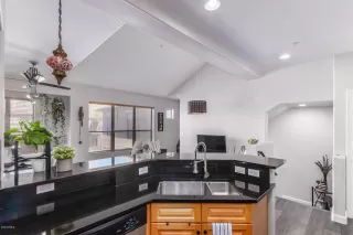 Photo #5: 6147655 Listing