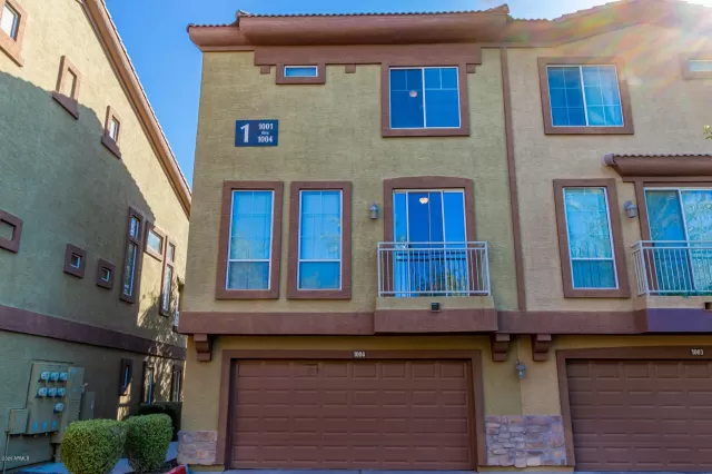 MLS: 6147833 Condo For Sale