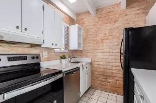 Photo #4: 6147947 Listing