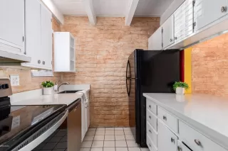 Photo #5: 6147947 Listing