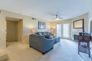 Photo #5: 6147992 Listing