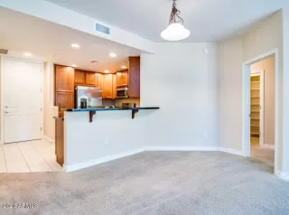 Photo #5: 6148112 Listing