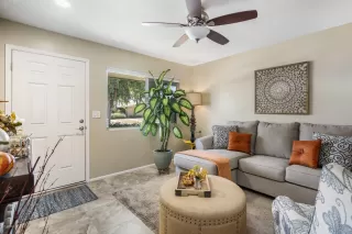 Photo #3: 6148160 Listing