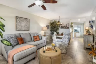 Photo #4: 6148160 Listing