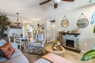 Photo #5: 6148160 Listing