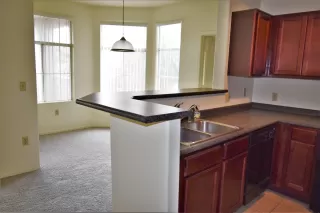 Photo #5: 6149459 Listing