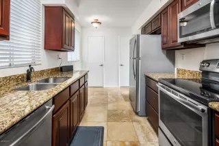 Photo #4: 6149690 Listing