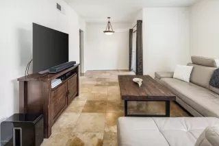 Photo #6: 6149690 Listing