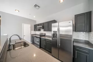 Photo #6: 6149935 Listing