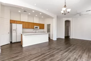 Photo #5: 6150063 Listing 