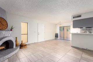 Photo #4: 6150332 Listing