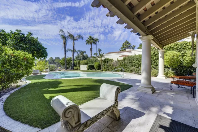 MLS: 6150380 Condo For Sale