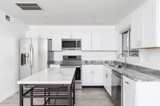 Photo #2: 6150973 Listing