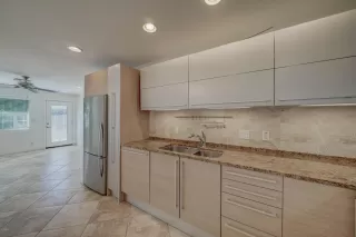 Photo #5: 6151011 Listing 