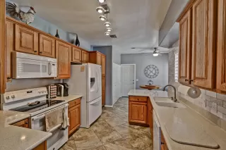 Photo #6: 6151277 Listing