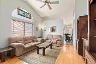 Photo #2: 6151737 Listing