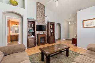 Photo #4: 6151737 Listing