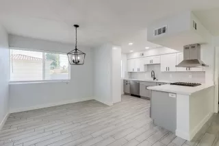 Photo #5: 6151875 Listing