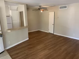 Photo #4: 6152906 Listing