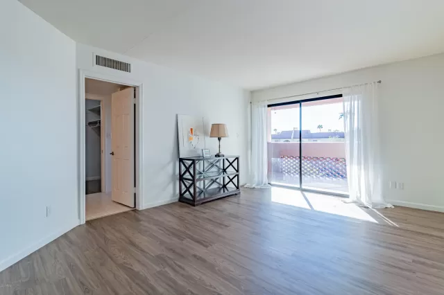 MLS: 6153077 Condo For Sale