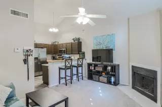 Photo #3: 6153292 Listing