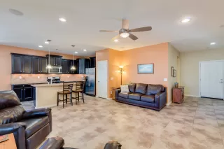 Photo #5: 6154096 Listing