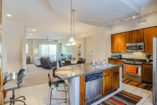 Photo #5: 6154718 Listing