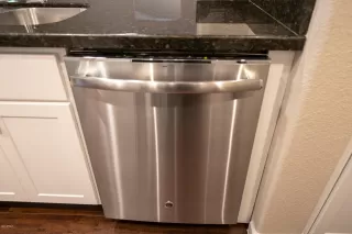 Photo #6: 6154773 Listing