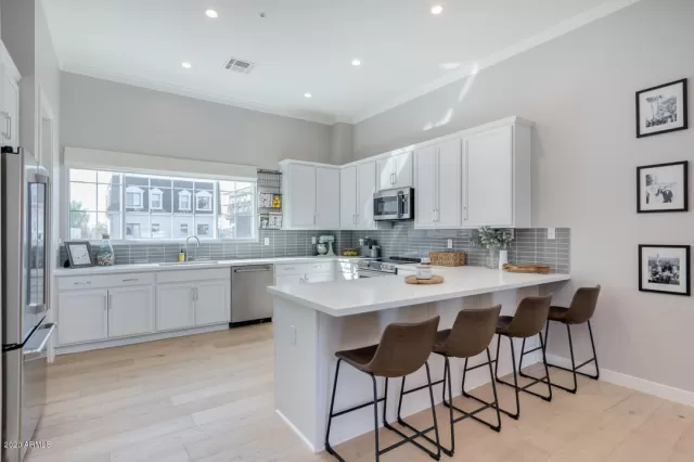 MLS: 6155360 Condo For Sale