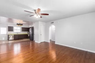 Photo #2: 6155491 Listing