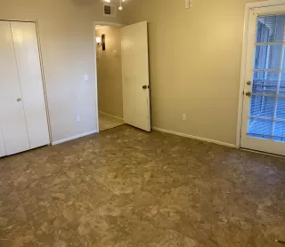 Photo #4: 6156075 Listing