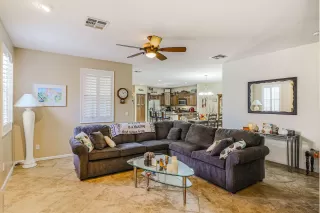 Photo #3: 6156102 Listing 