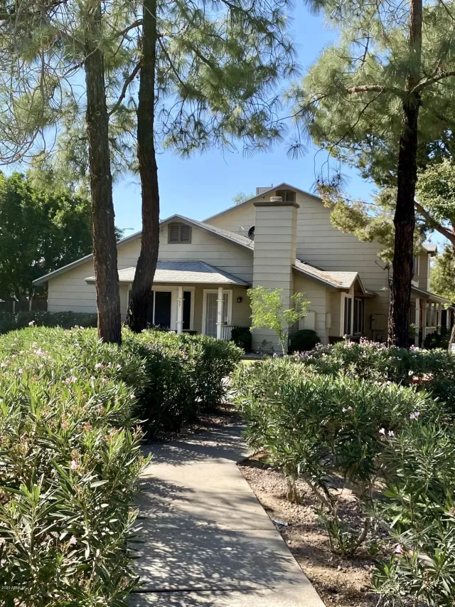 MLS: 6156284 Condo For Sale