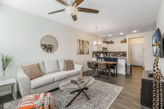 Photo #2: 6156736 Listing 