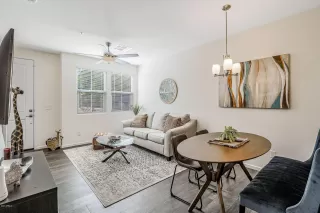 Photo #4: 6156736 Listing 