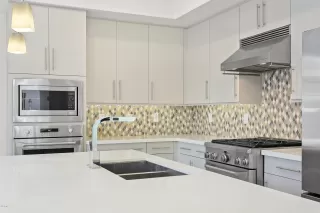 Photo #5: 6156805 Listing