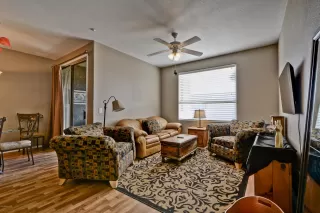 Photo #5: 6156937 Listing