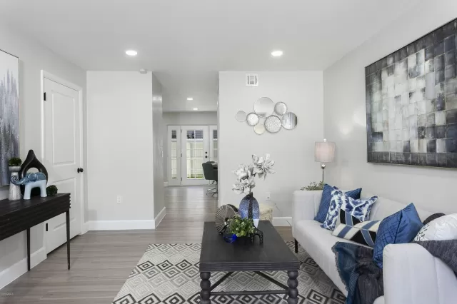 MLS: 6157100 Condo For Sale