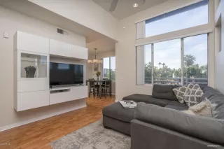 Photo #4: 6157437 Listing