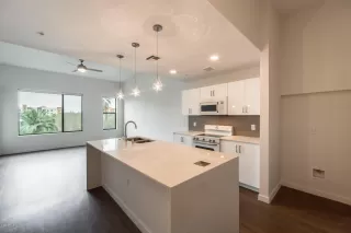 Photo #5: 6157725 Listing 