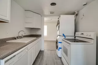 Photo #4: 6157865 Listing