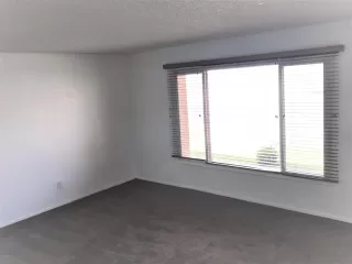 Photo #5: 6158347 Listing