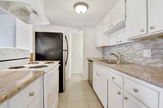 Photo #4: 6158690 Listing