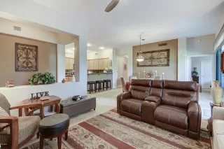 Photo #5: 6158820 Listing