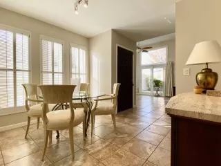 Photo #5: 6158919 Listing