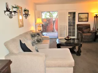 Photo #5: 6158922 Listing