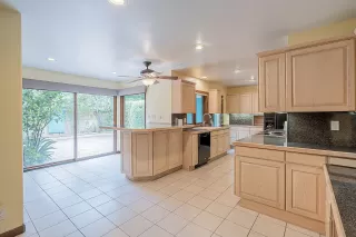 Photo #2: 6159021 Listing