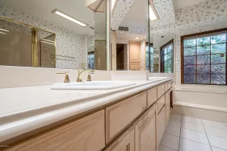 Photo #5: 6159021 Listing